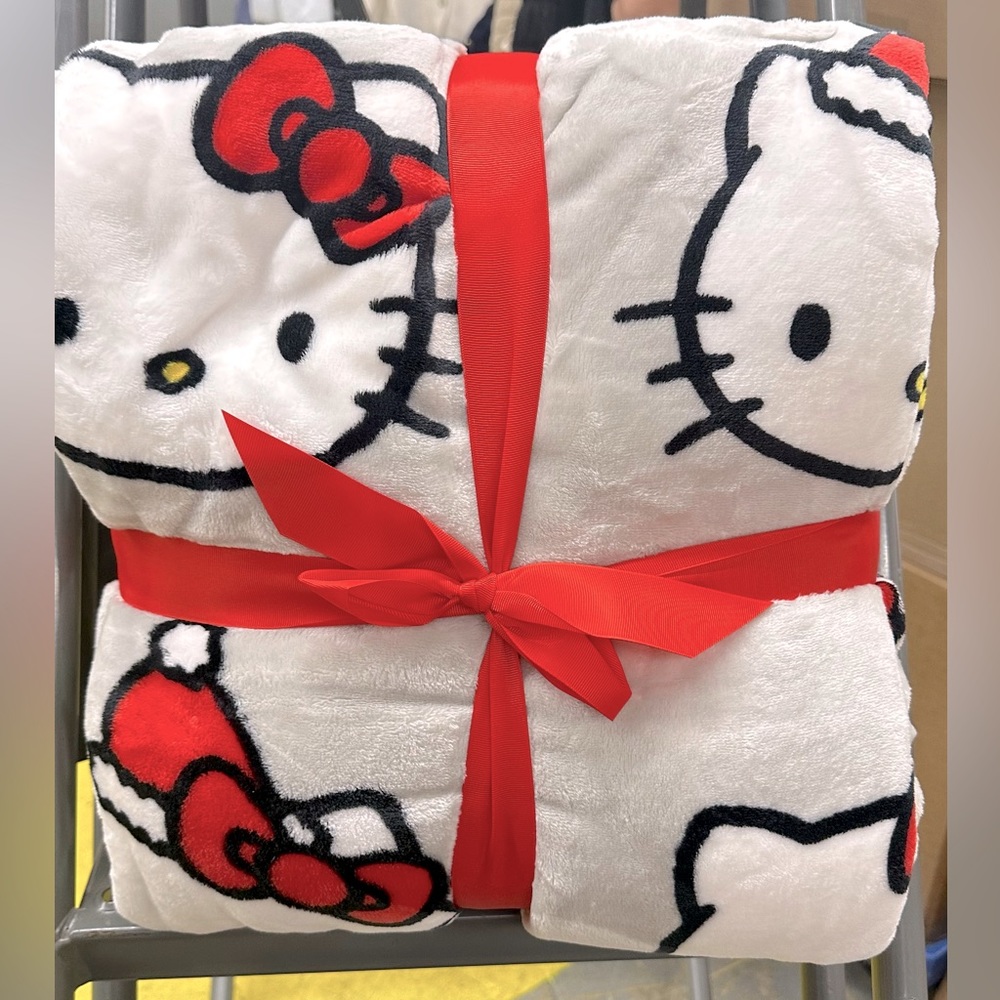 Hellokitty full/Queen  blanket